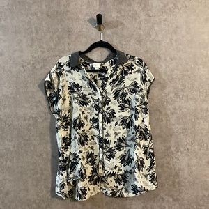 Postmark Anthropologie Floral Black & White Sleeveless Blouse